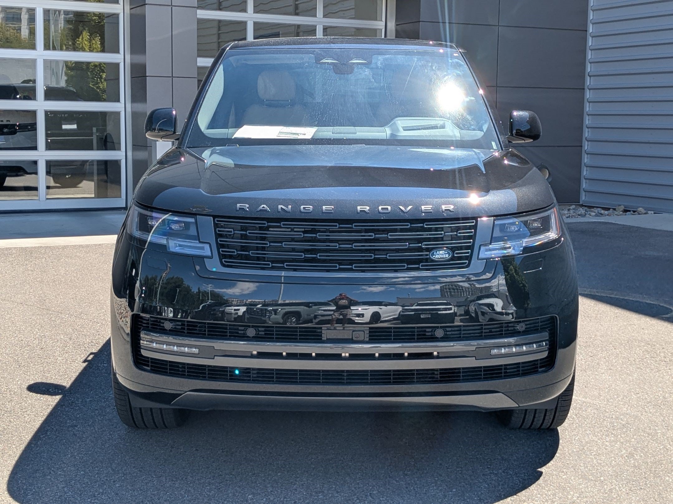 New 2026 Land Rover Range Rover SE AWD/4WD image 2