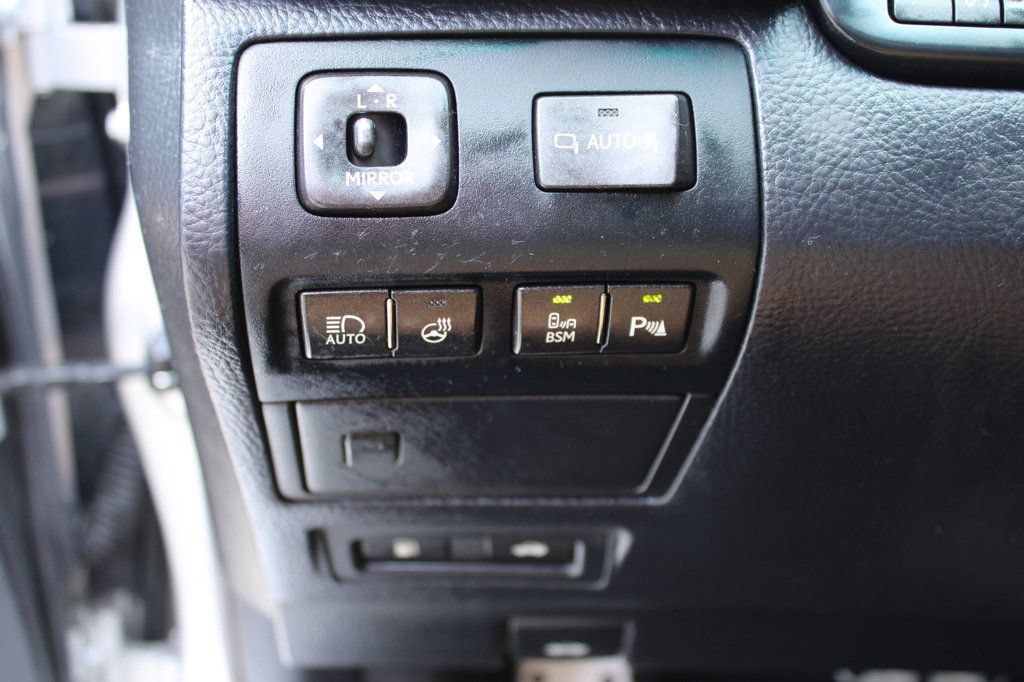 Used 2014 Lexus LS 460 w/ F Sport Package RWD image 29
