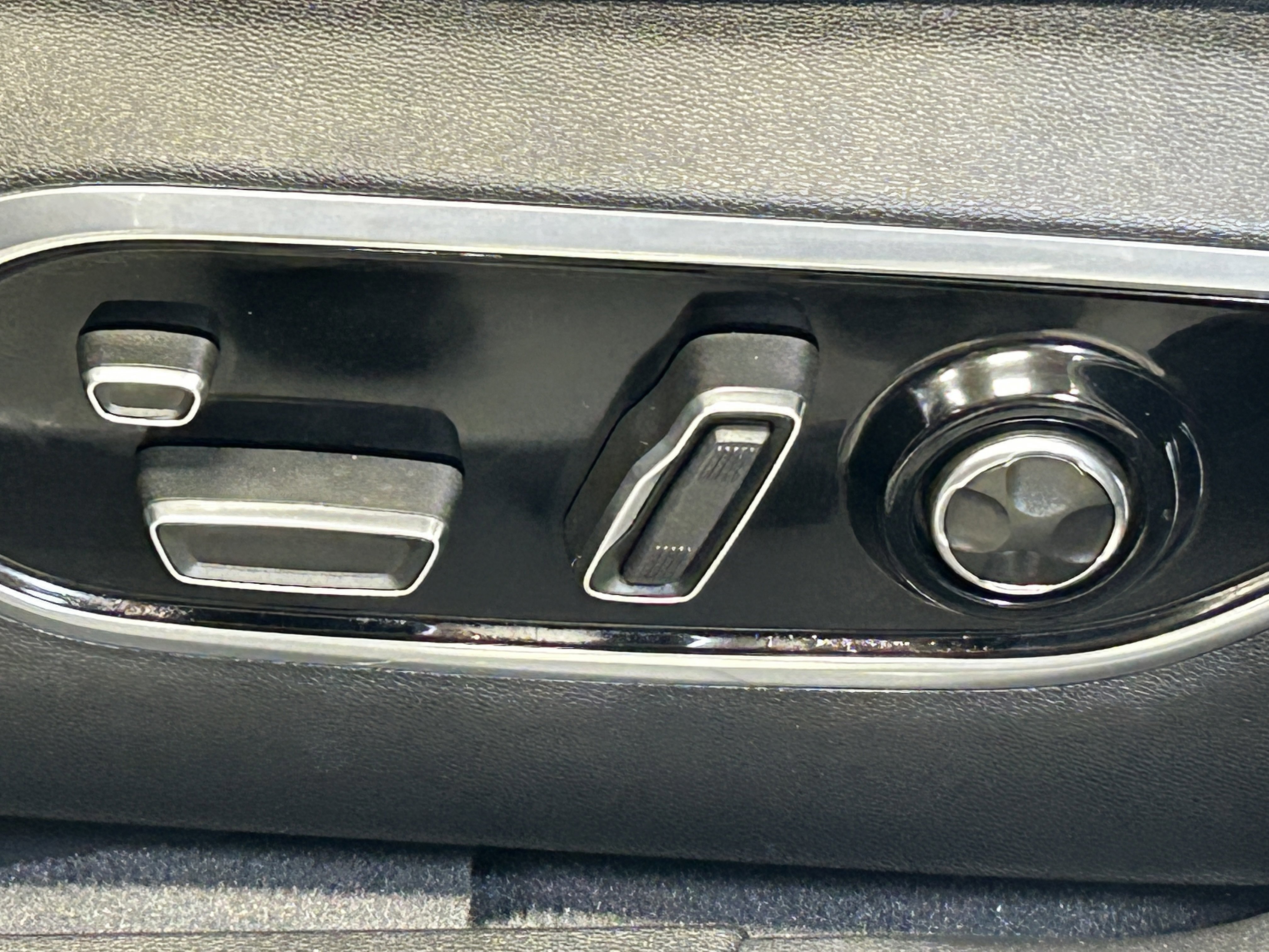 Used 2024 Jeep Wagoneer Launch Edition AWD/4WD image 18