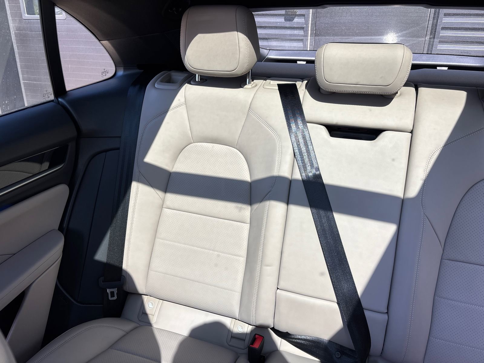 Used 2025 Porsche Macan Electric RWD image 33