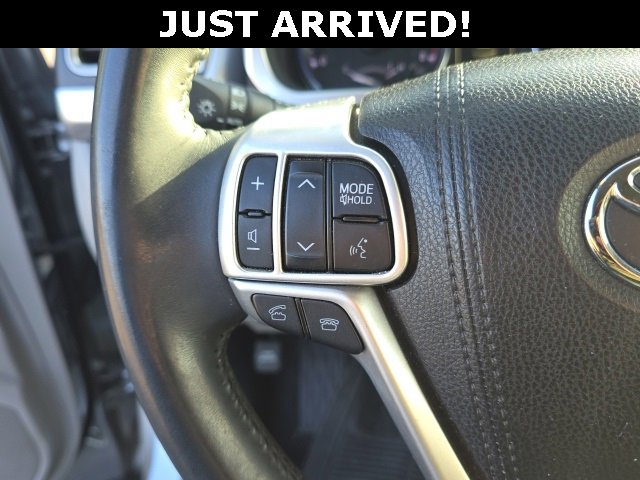 Used 2016 Toyota Highlander Limited image 18