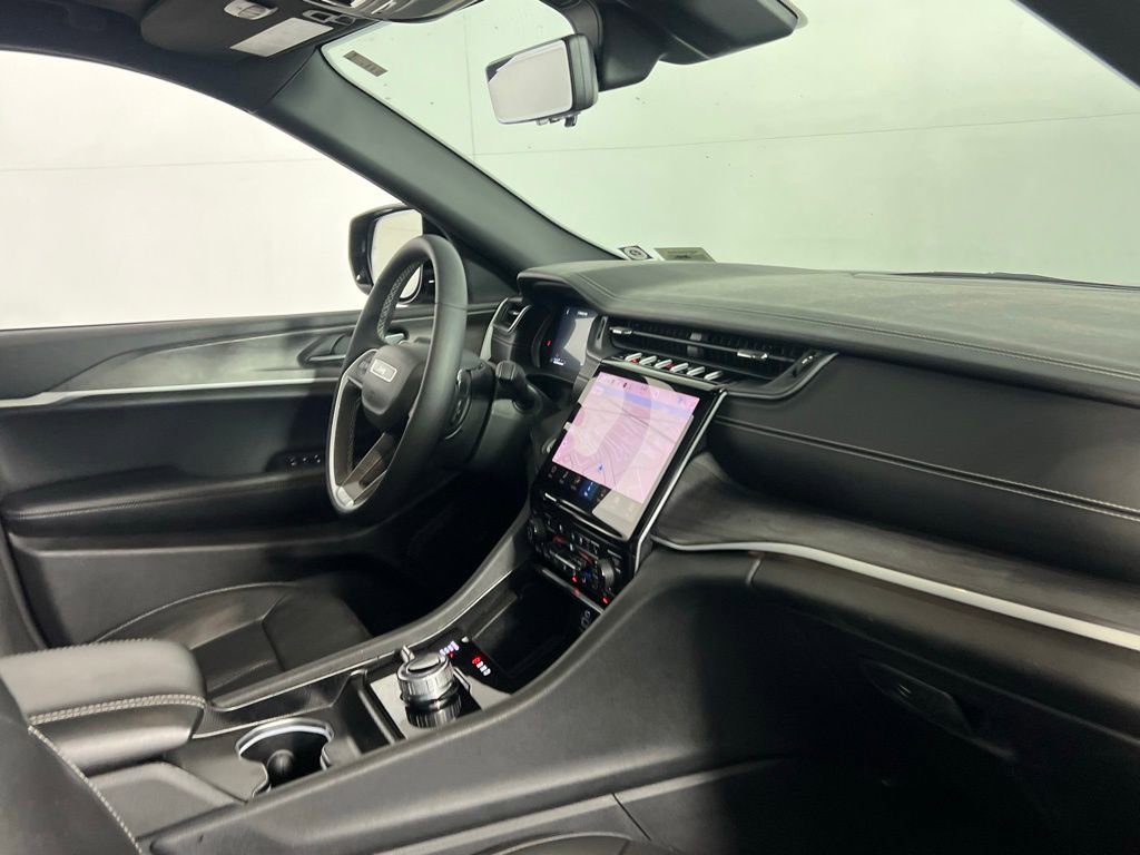 Used 2024 Jeep Grand Cherokee L Limited w/ Luxury Tech Group II image 34