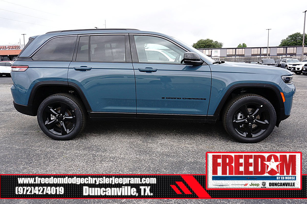 New 2026 Jeep Grand Cherokee Limited w/ Limited Altitude Package RWD image 6