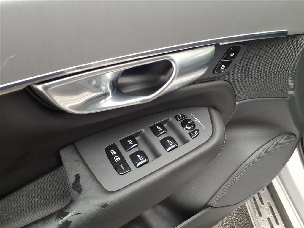 Used 2024 Volvo XC90 B5 Core w/ Protection Package Premier image 27