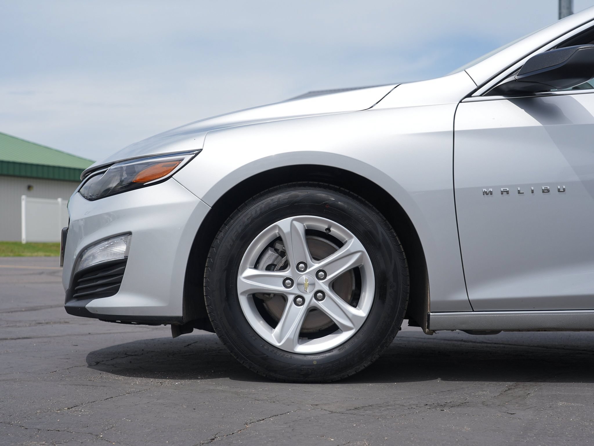 Used 2021 Chevrolet Malibu LS FWD image 12