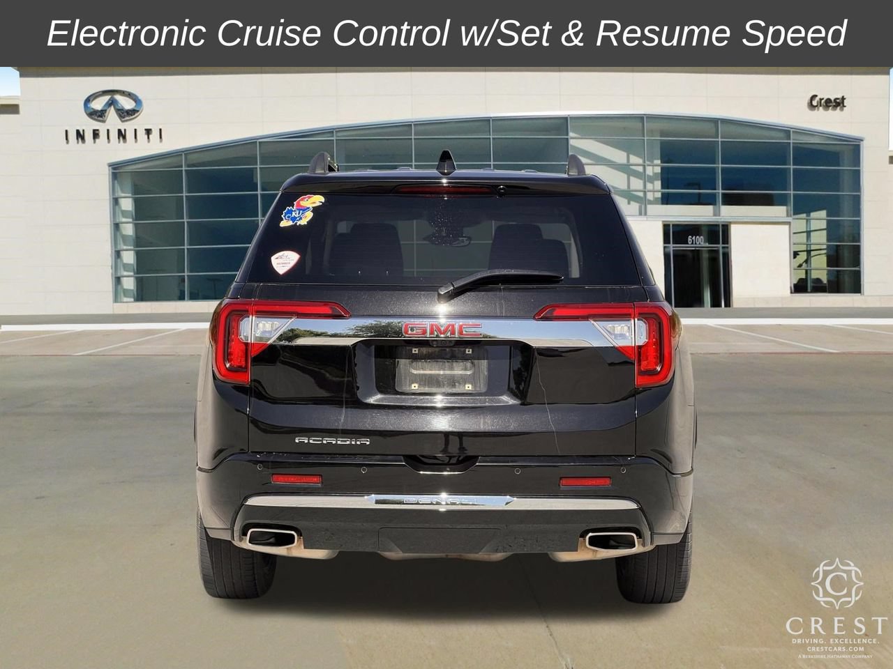 Used 2022 GMC Acadia Denali w/ Denali Technology Package FWD image 4