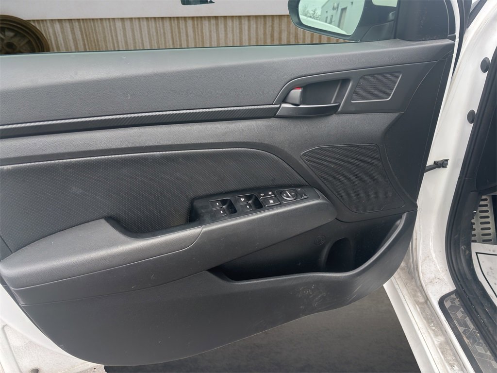 Used 2018 Hyundai Elantra Sport image 18