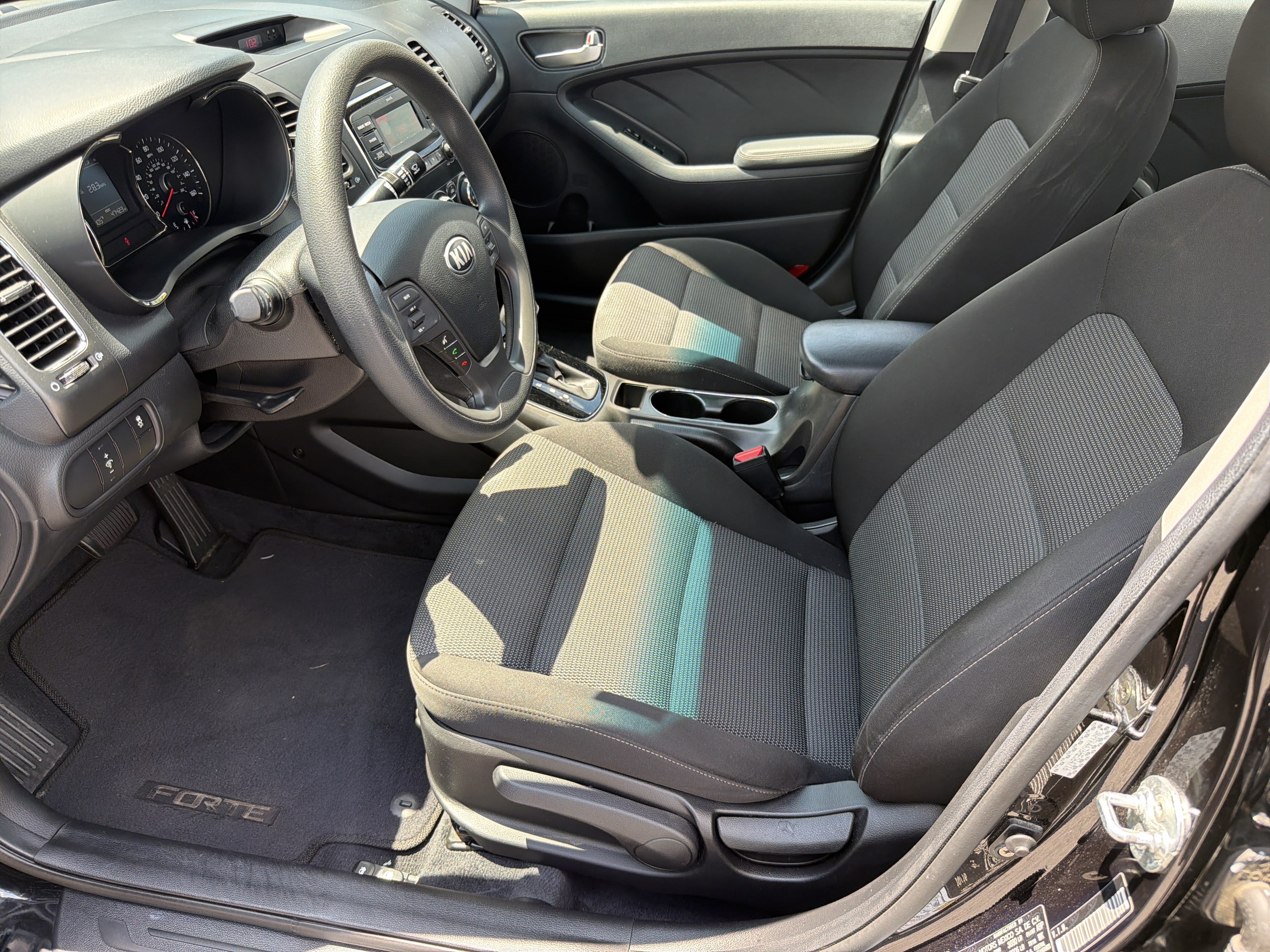 Used 2017 Kia Forte LX FWD image 17