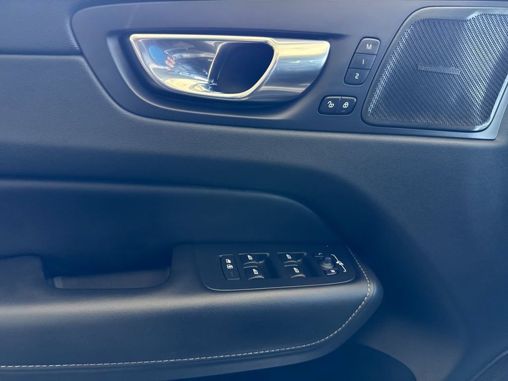Certified 2023 Volvo XC60 B5 Ultimate AWD/4WD image 10