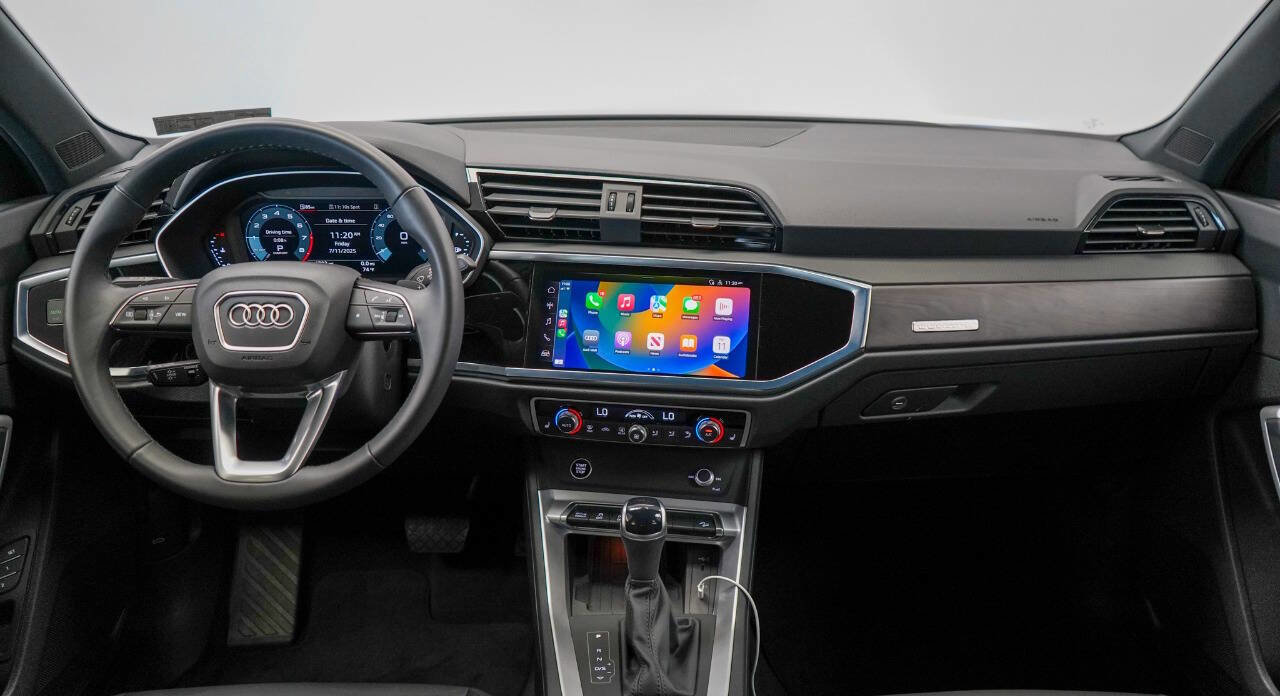 Used 2024 Audi Q3 2.0T Premium Plus w/ Premium Plus Package image 40