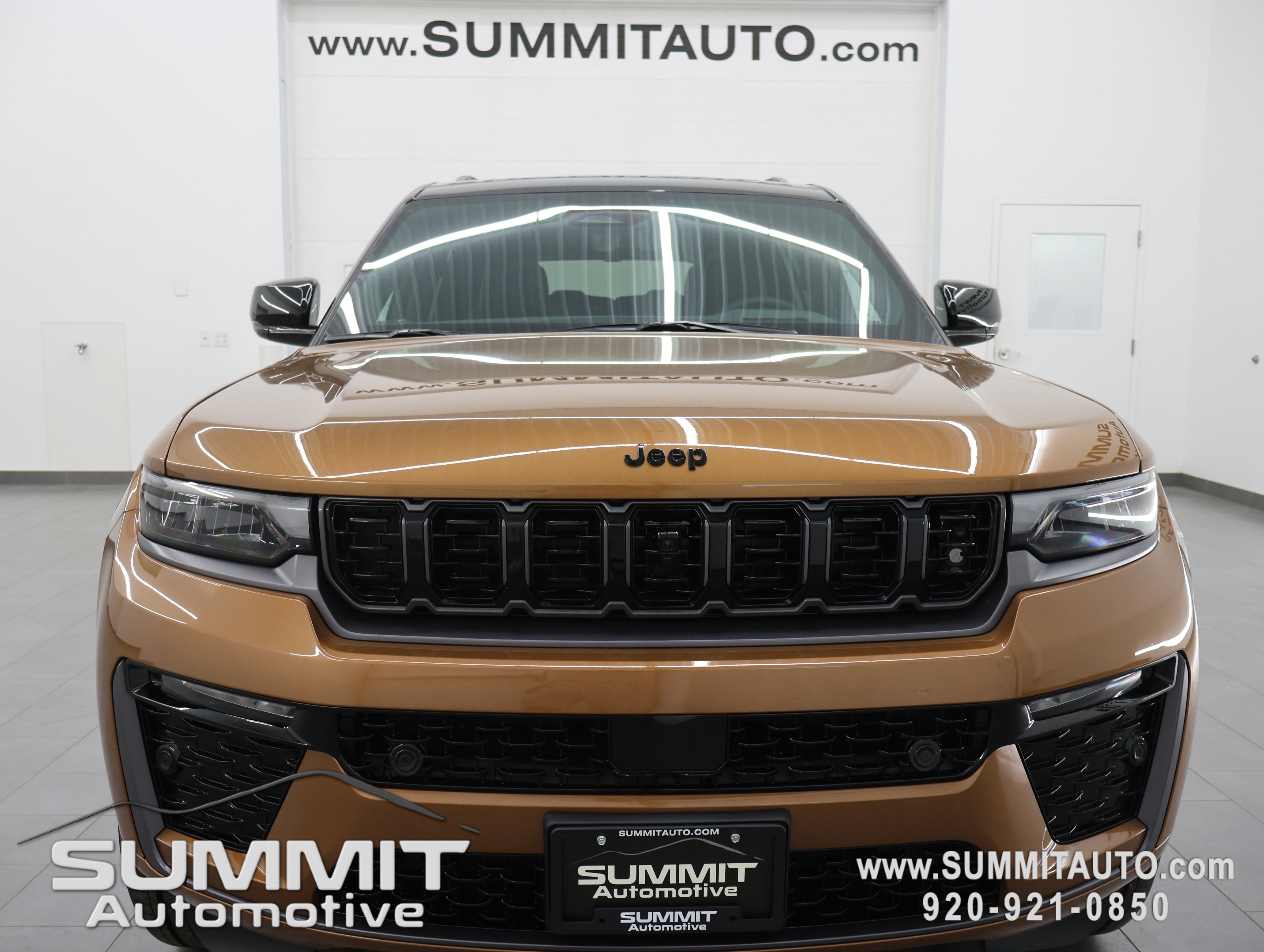New 2026 Jeep Grand Cherokee L Summit w/ Obsidian Package AWD/4WD image 26
