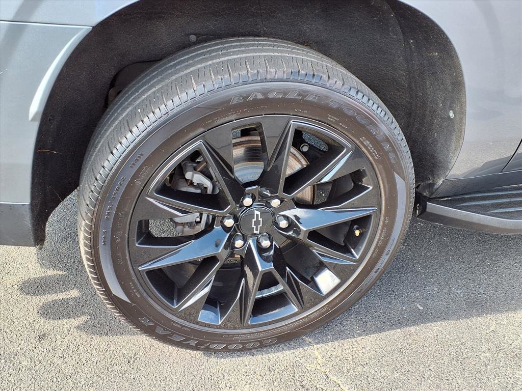 Used 2022 Chevrolet Suburban Premier image 20