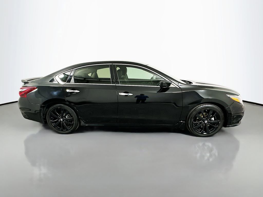 Used 2018 Nissan Altima 2.5 SR w/ SR Midnight Edition FWD image 4