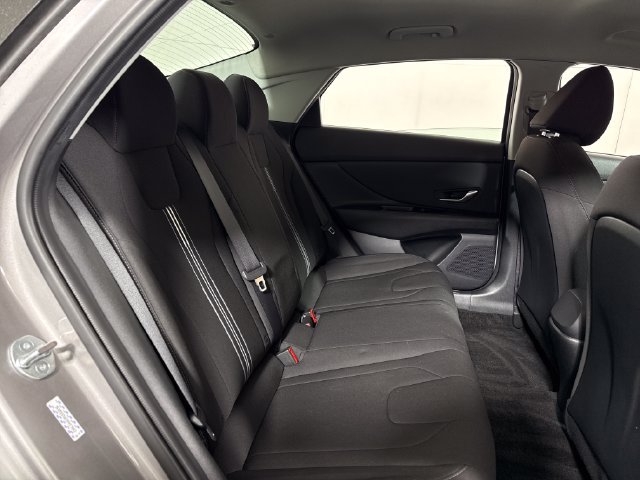 Used 2023 Hyundai Elantra SEL w/ Convenience Package FWD image 15