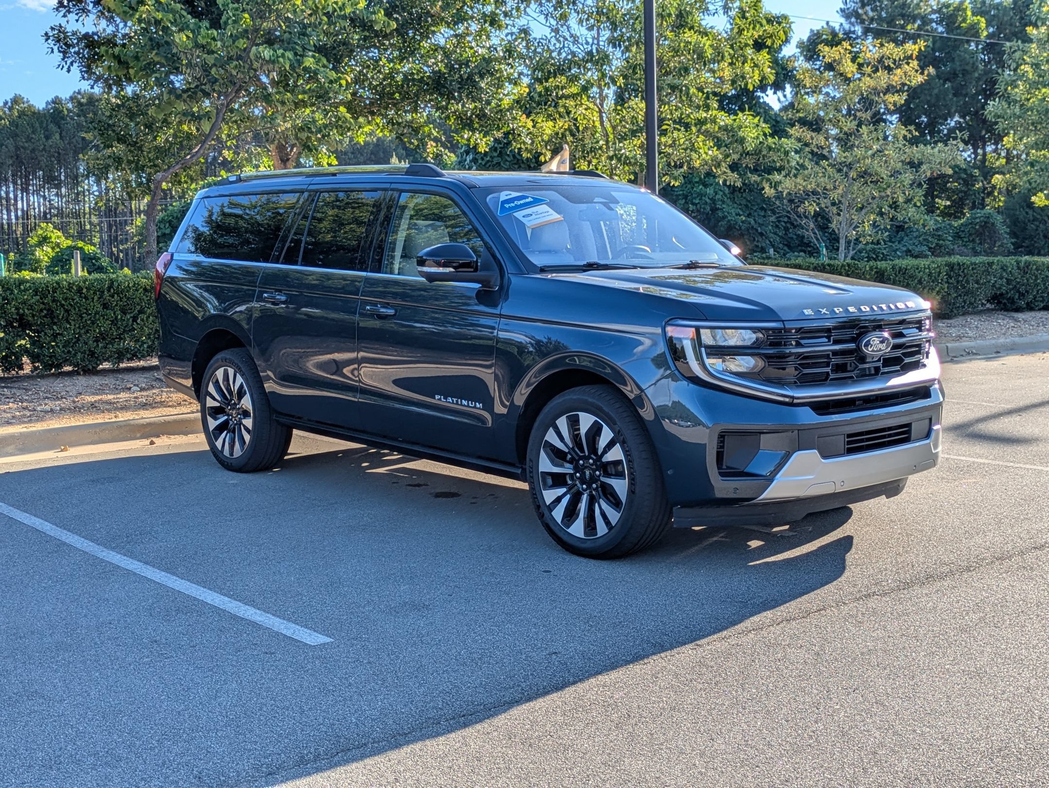 Certified 2025 Ford Expedition Max Platinum w/ Platinum Ultimate Package AWD/4WD image 2
