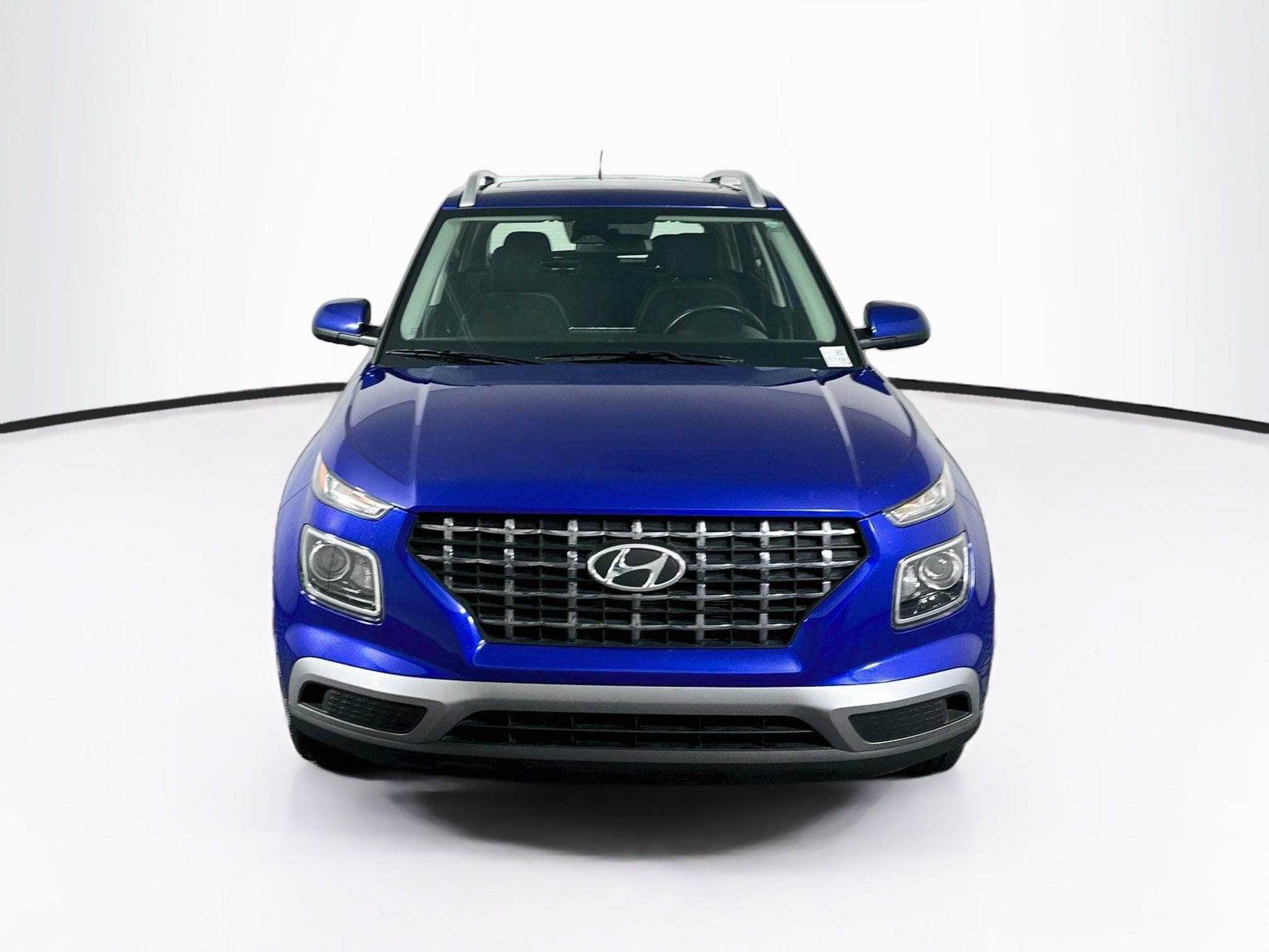Used 2025 Hyundai Venue SEL FWD image 2