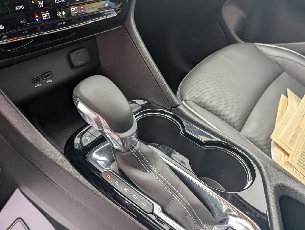 Used 2024 Buick Encore GX Avenir w/ Avenir Convenience Package image 22