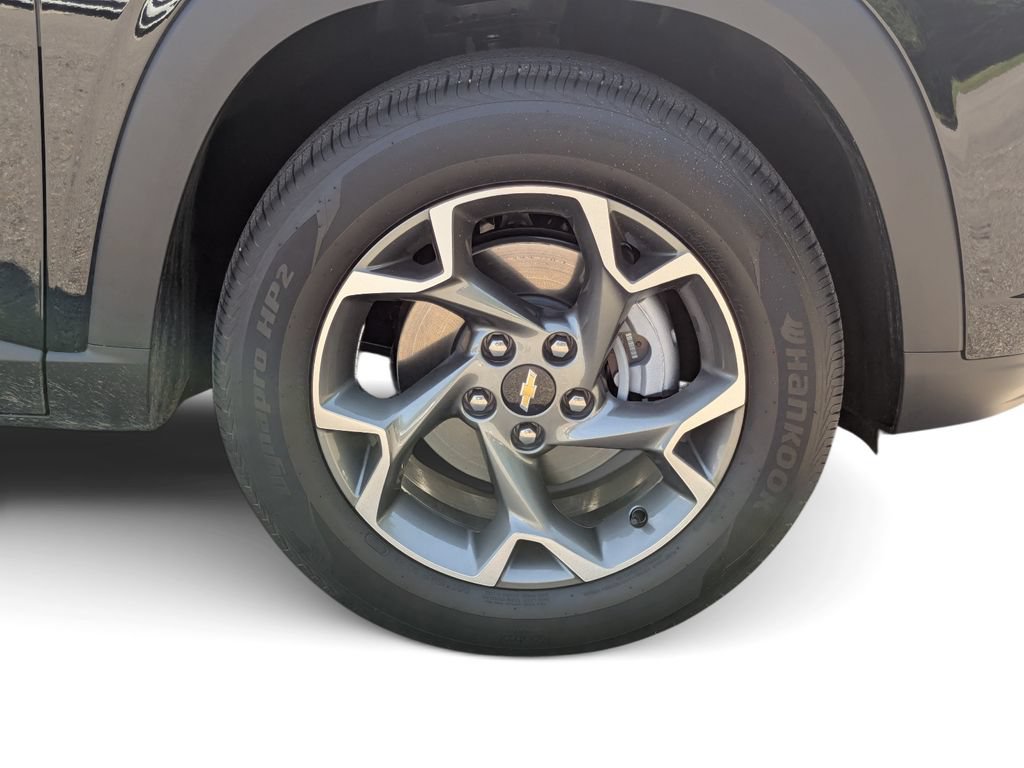 Used 2026 Chevrolet Trax LT w/ LT Convenience Package FWD image 5