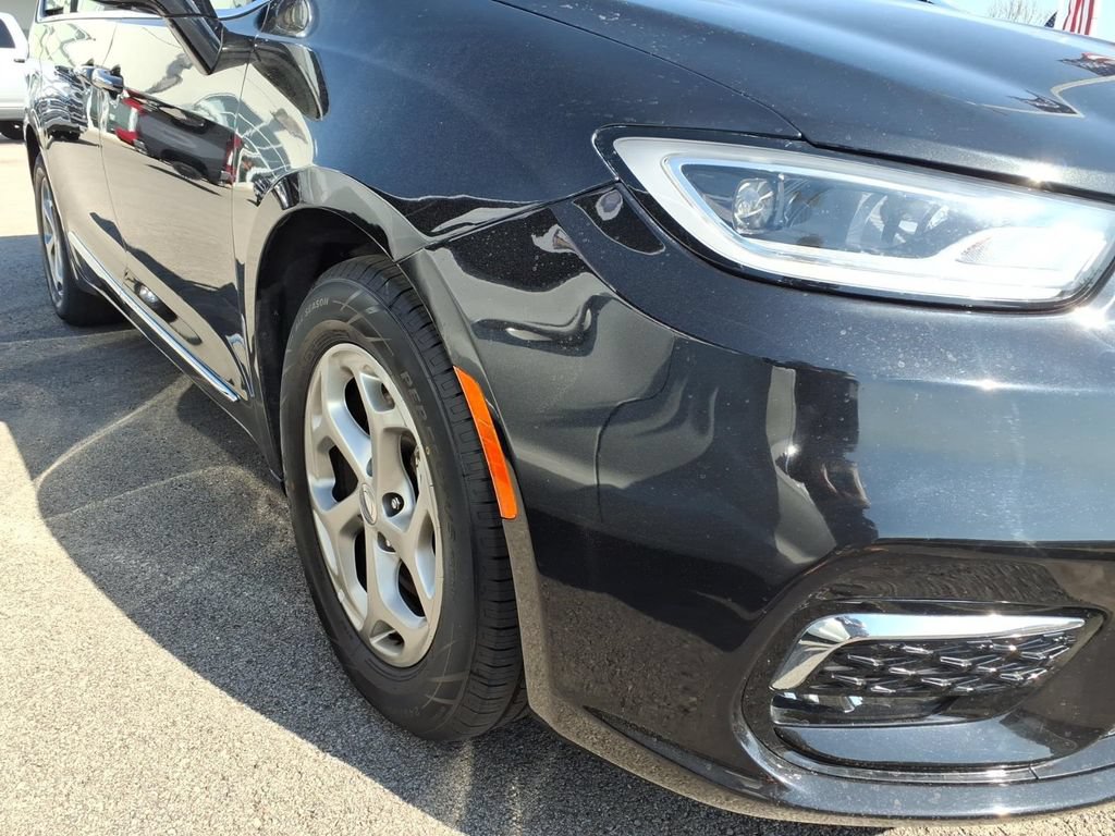 Used 2023 Chrysler Pacifica Limited FWD image 22