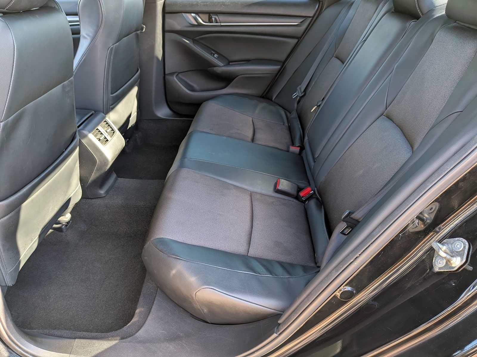 Used 2018 Honda Accord Sport image 19