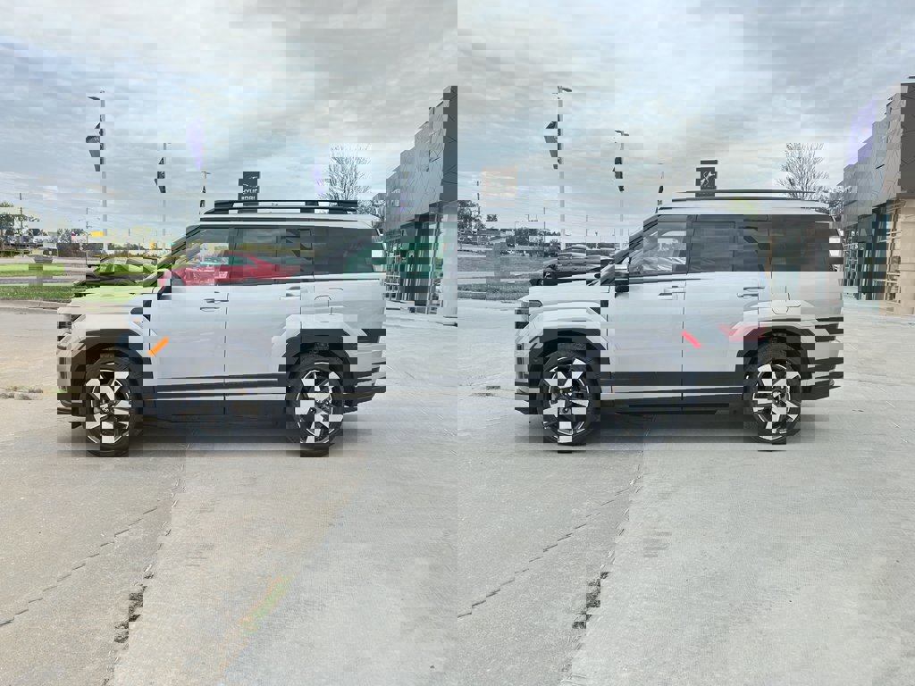 New 2025 Hyundai Santa Fe Limited image 4