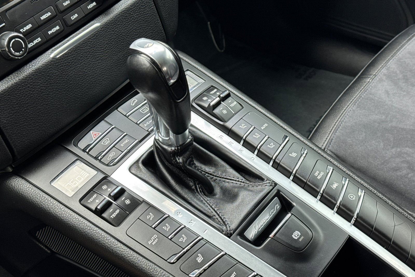 Used 2018 Porsche Macan image 20