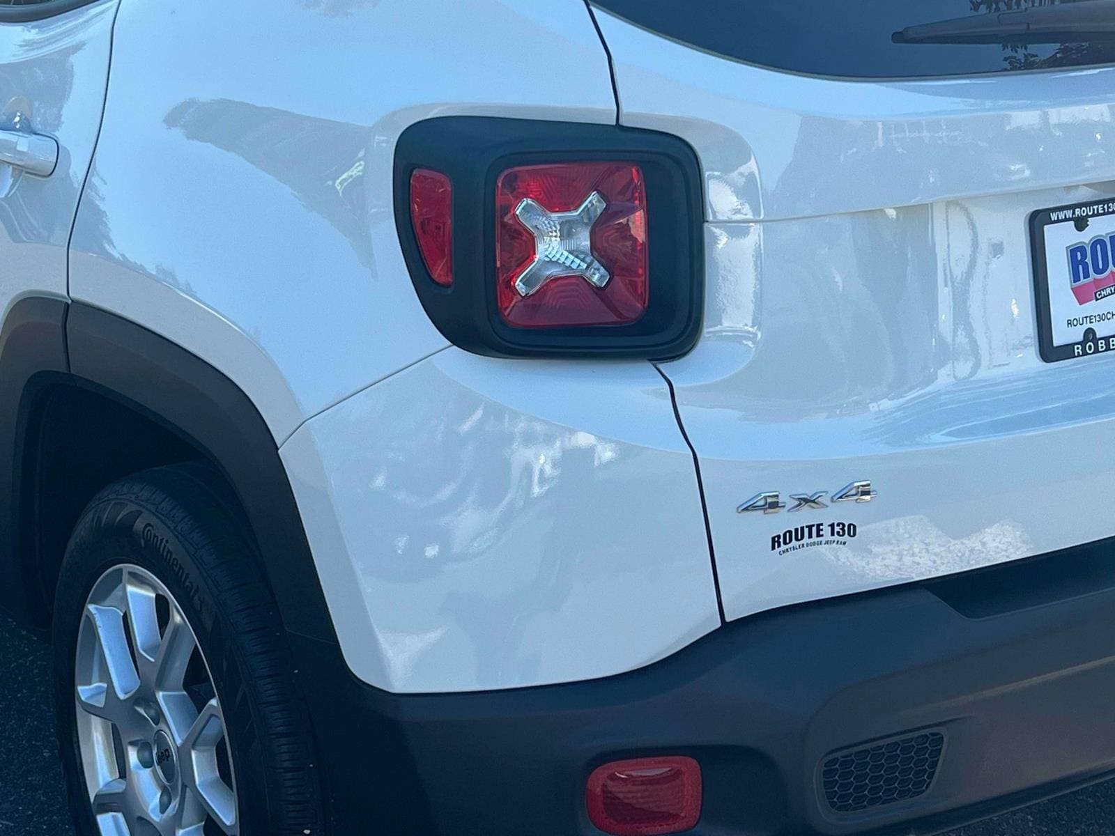 Used 2023 Jeep Renegade Latitude AWD/4WD image 8