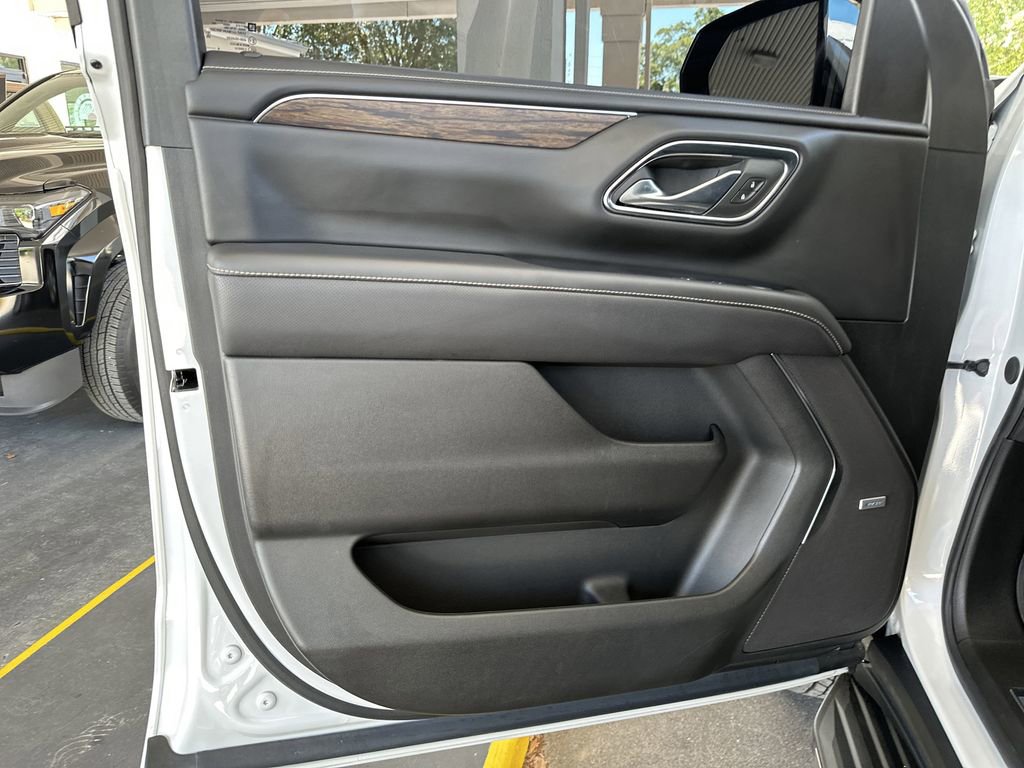 Certified 2024 Chevrolet Tahoe Premier w/ Advanced Technology Package RWD image 12