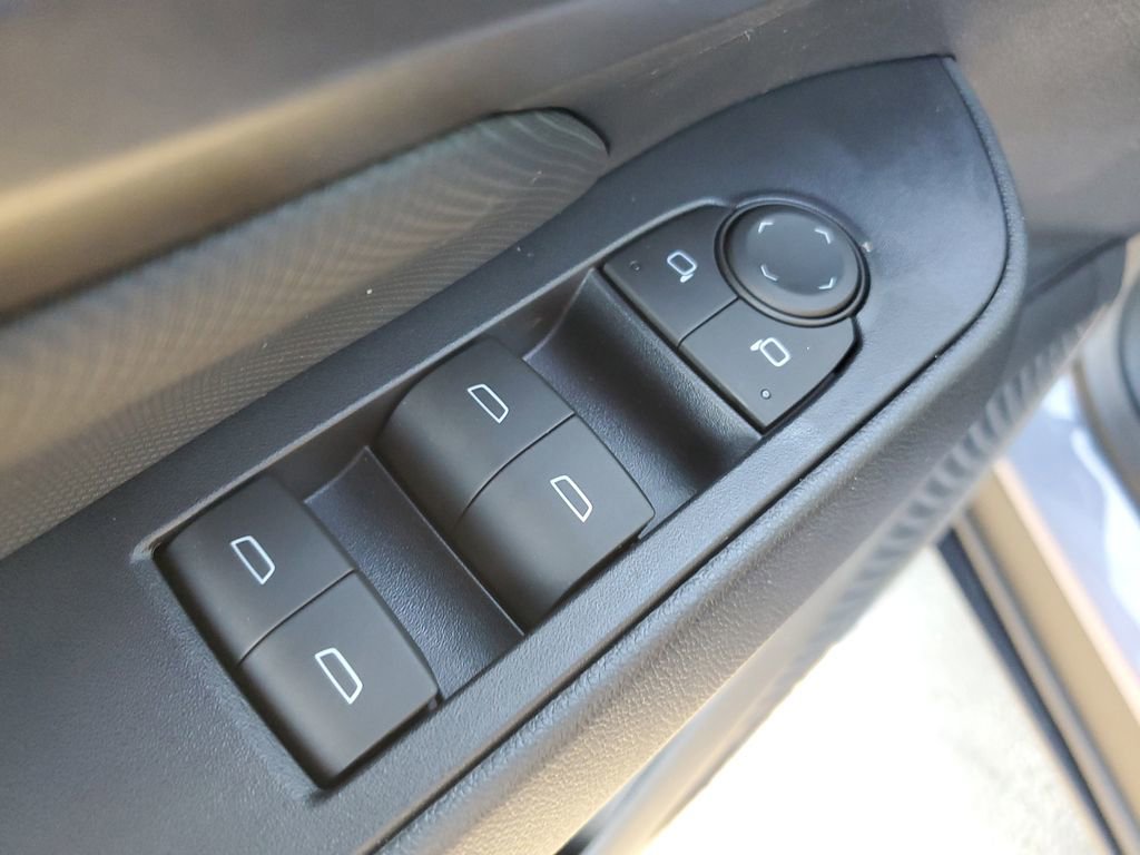 New 2026 Chevrolet Equinox EV LT image 18