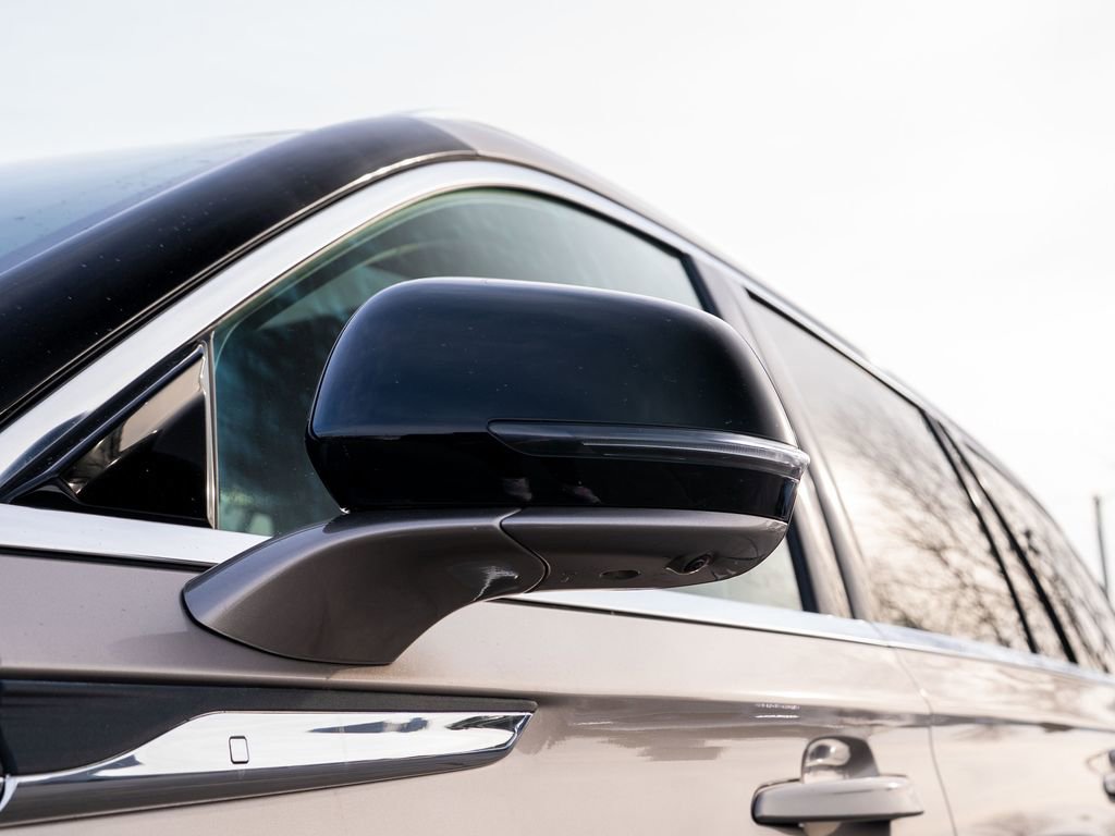 Used 2020 Lincoln Aviator Reserve w/ Equipment Group 202A image 14