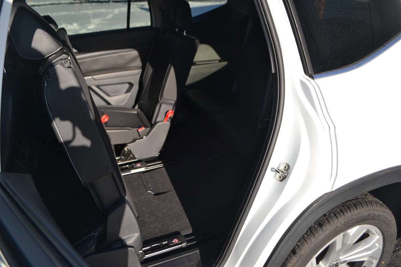 Used 2021 Volkswagen Atlas SE w/ Towing Package image 8