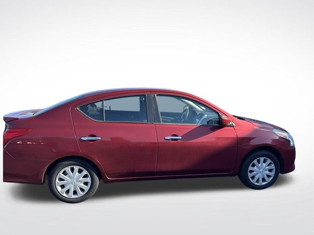 Used 2019 Nissan Versa SV FWD image 3