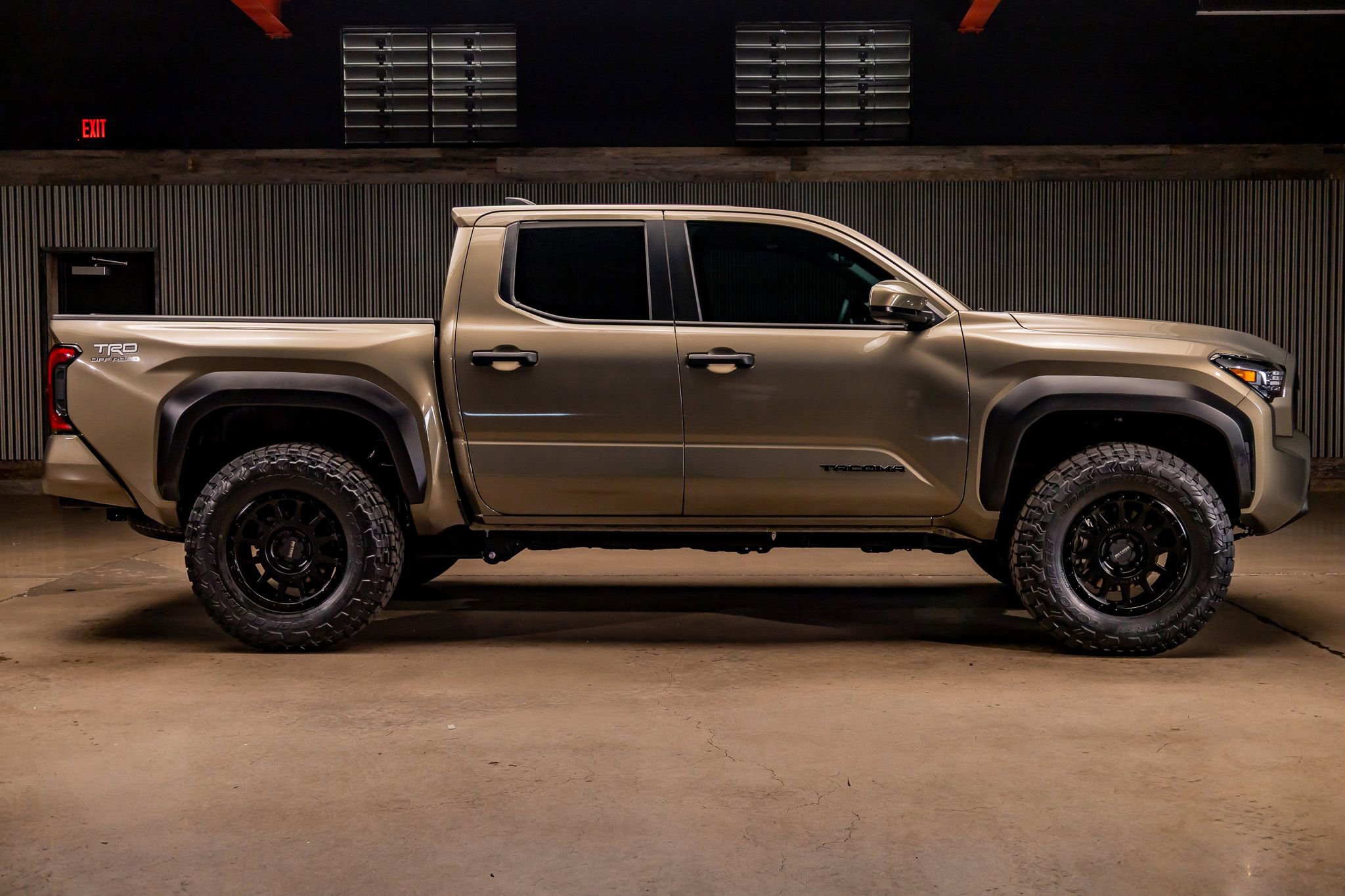 Used 2025 Toyota Tacoma TRD Off-Road image 11