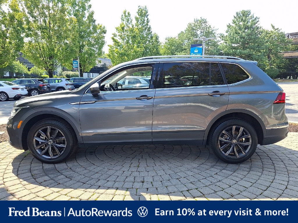 Certified 2023 Volkswagen Tiguan SE w/ Panoramic Sunroof Package AWD/4WD image 5