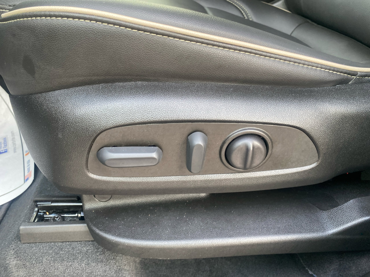 Used 2023 Chevrolet Traverse Premier image 15