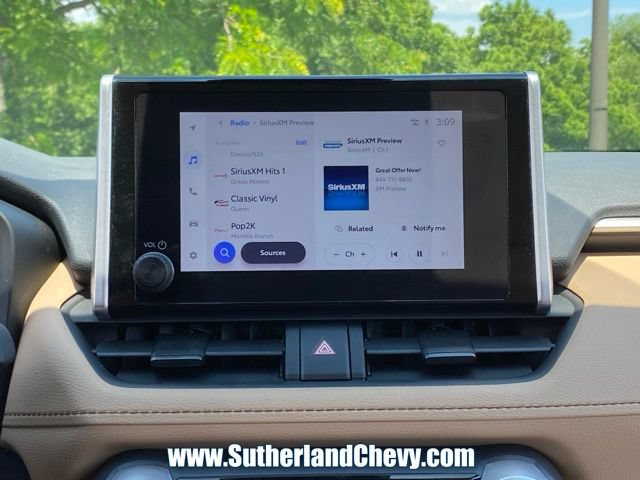 Used 2025 Toyota RAV4 LE AWD/4WD image 25