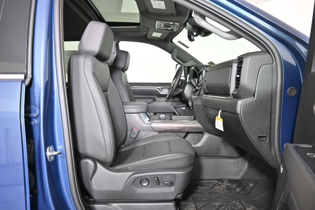 New 2026 Chevrolet Silverado 2500 LTZ w/ LTZ Convenience Package AWD/4WD image 14