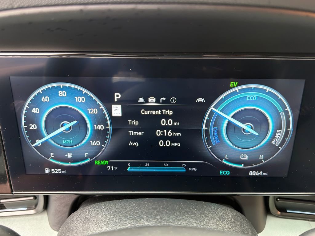 Used 2025 Hyundai Elantra Limited w/ Cargo Package image 23