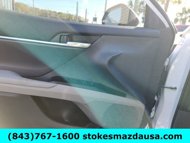 Used 2024 Toyota Camry SE FWD image 13