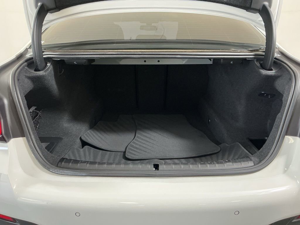 Used 2023 BMW 540i w/ M Sport Package image 29