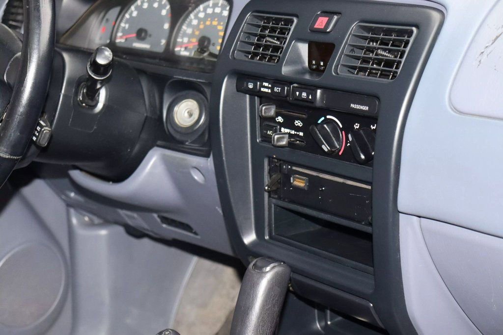 Used 1999 Toyota 4Runner SR5 AWD/4WD image 26