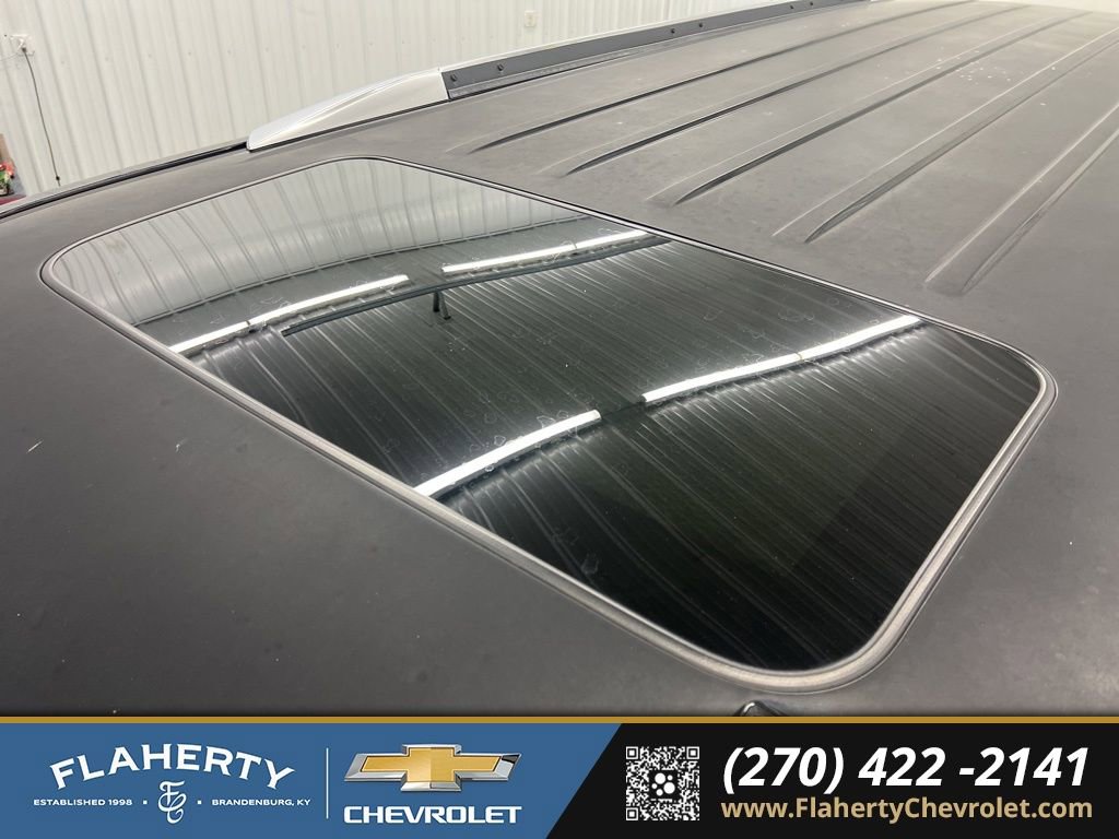 Used 2015 Cadillac Escalade ESV Luxury image 36