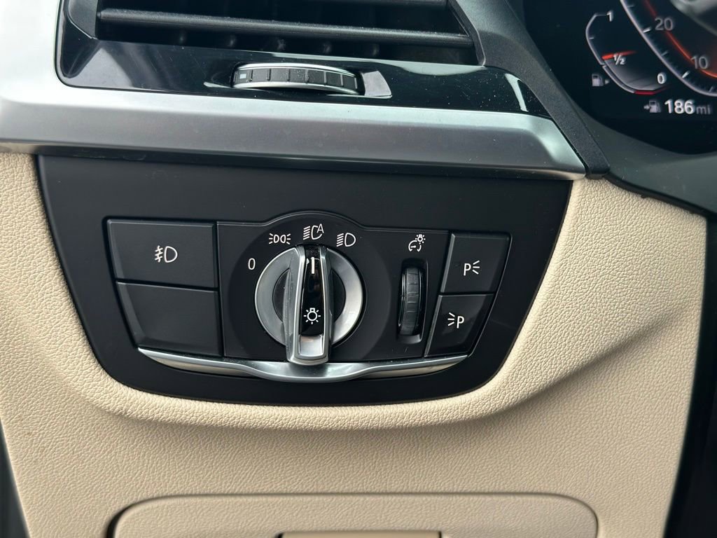 Used 2021 BMW X4 xDrive30i w/ Premium Package image 32