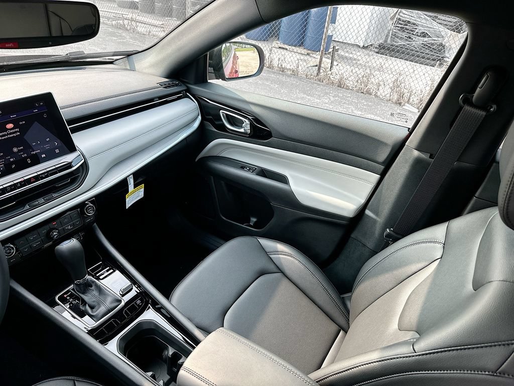 New 2026 Jeep Compass Limited AWD/4WD image 28