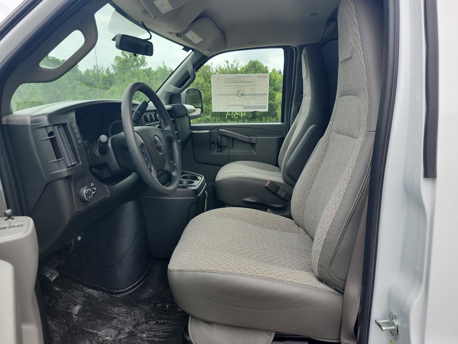 New 2026 GMC Savana 3500 Extended w/ Driver Convenience Package RWD image 10