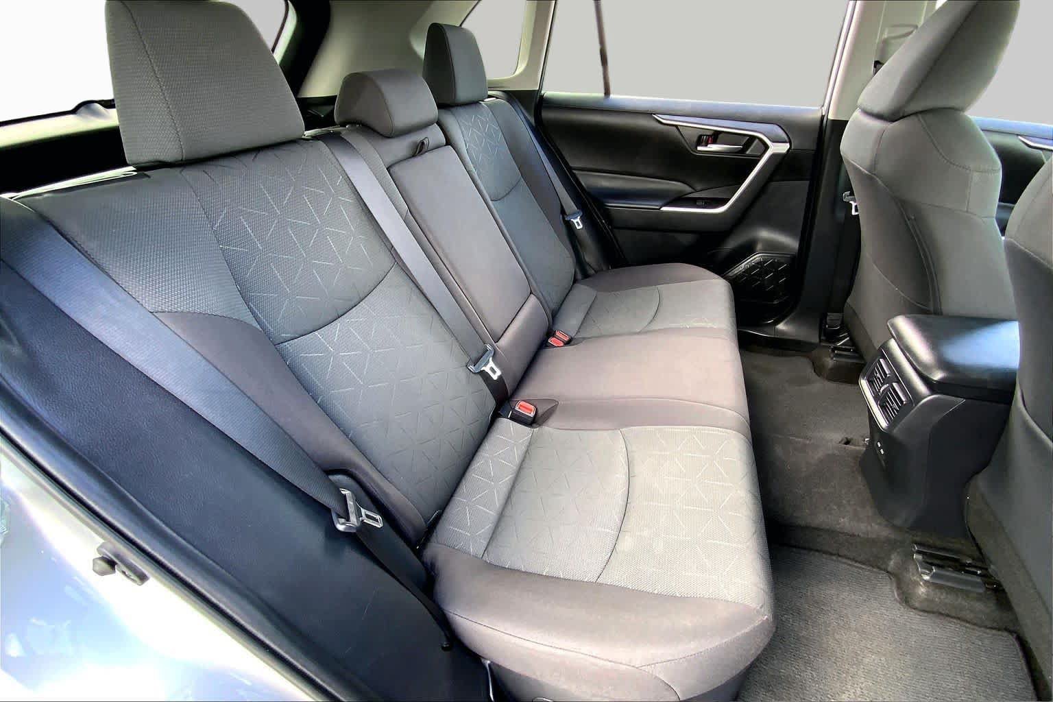 Used 2024 Toyota RAV4 XLE AWD/4WD image 18