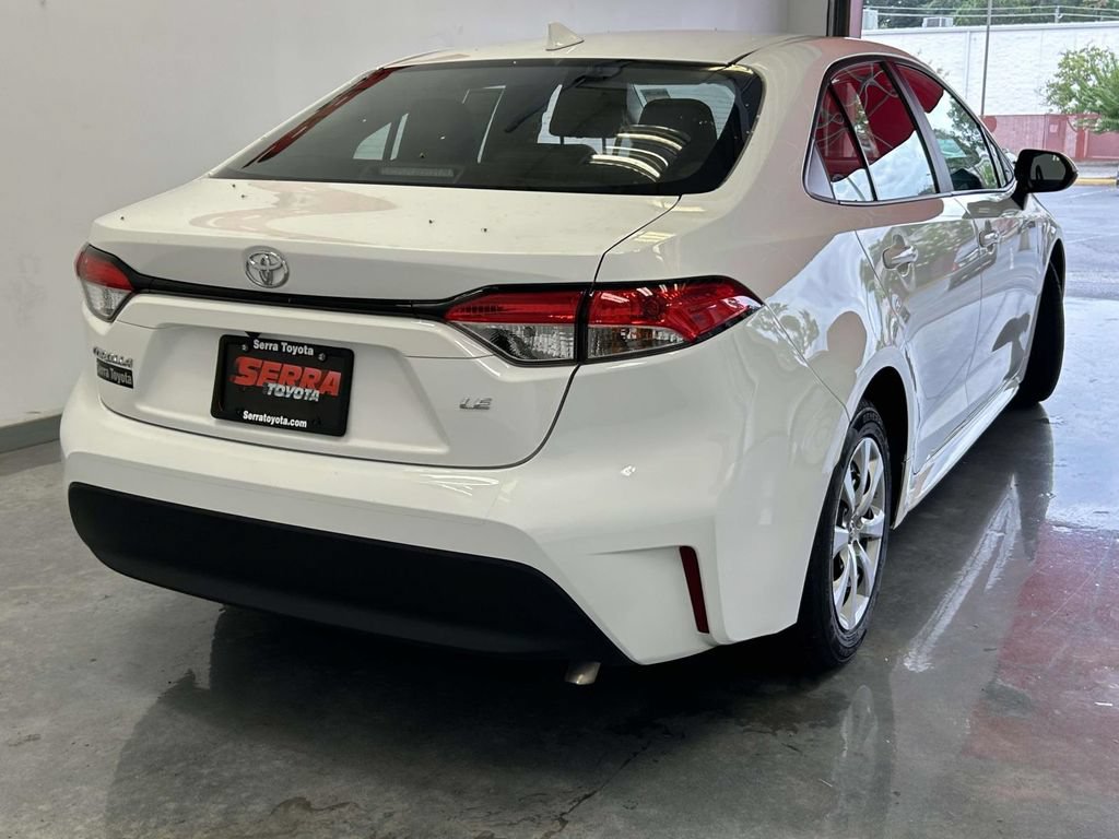 Certified 2025 Toyota Corolla LE FWD image 3