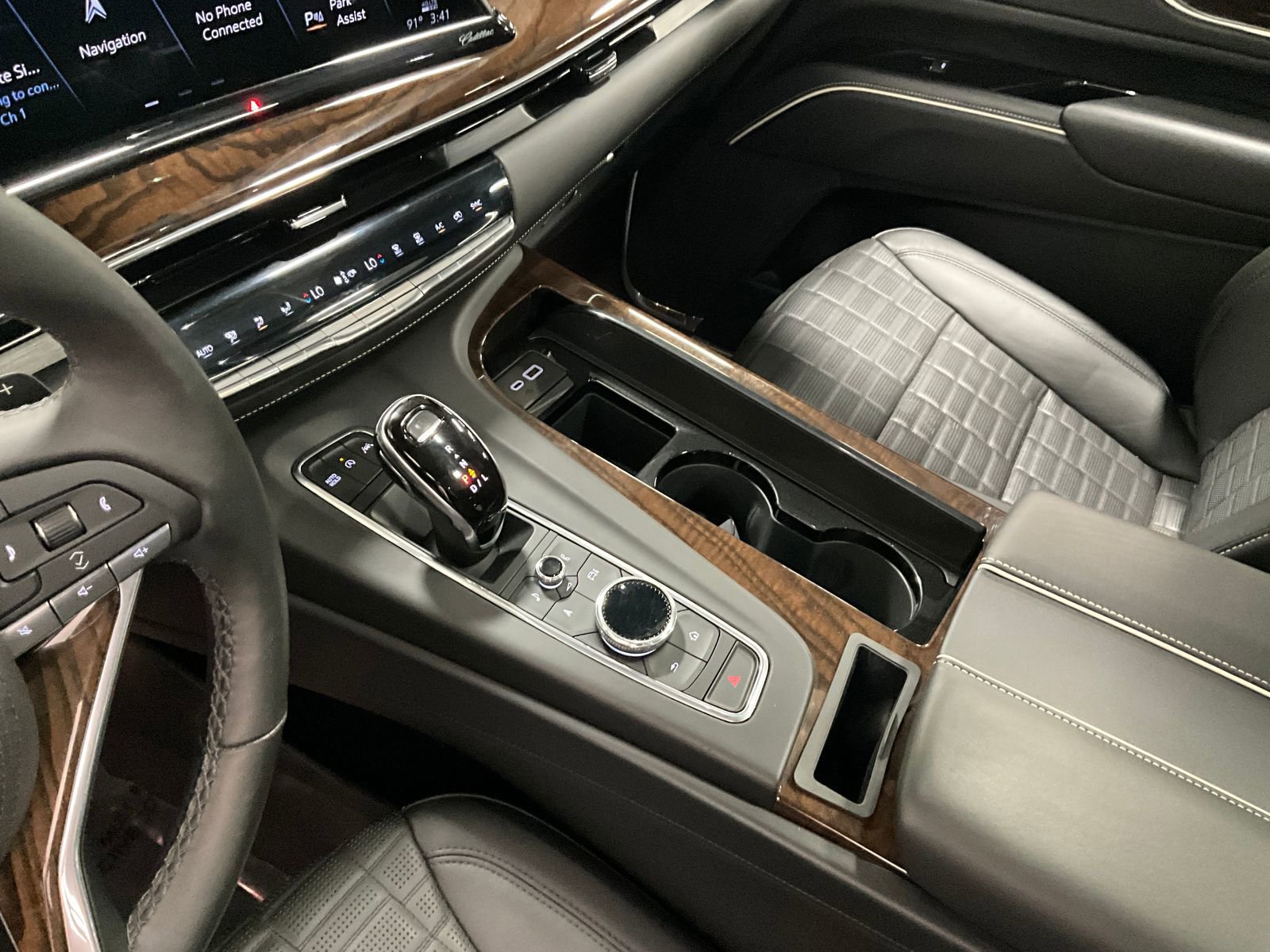 Used 2021 Cadillac Escalade Sport Platinum AWD/4WD image 15