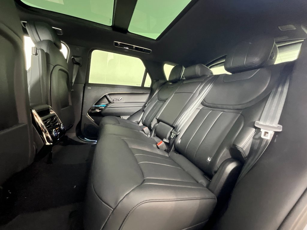 New 2025 Land Rover Range Rover Sport Dynamic SE image 5