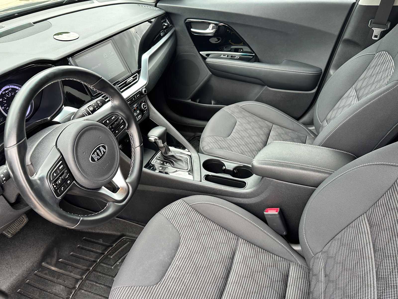 Used 2020 Kia Niro LXS image 8